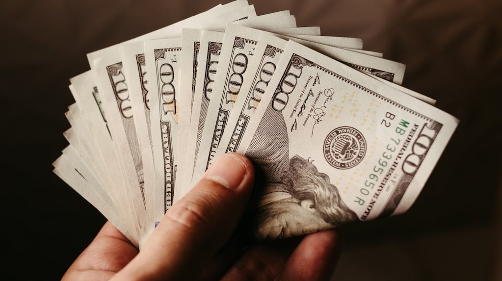 El dólar oficial y el dólar blue registran las siguientes cotizaciones este martes 27 de enero