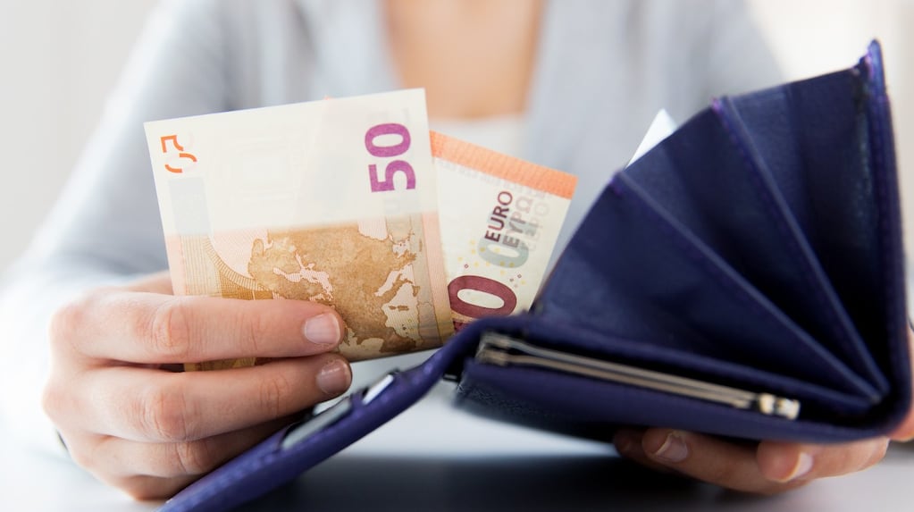 Euro oficial e euro blue registram cotações nesta sexta-feira 23 de janeiro